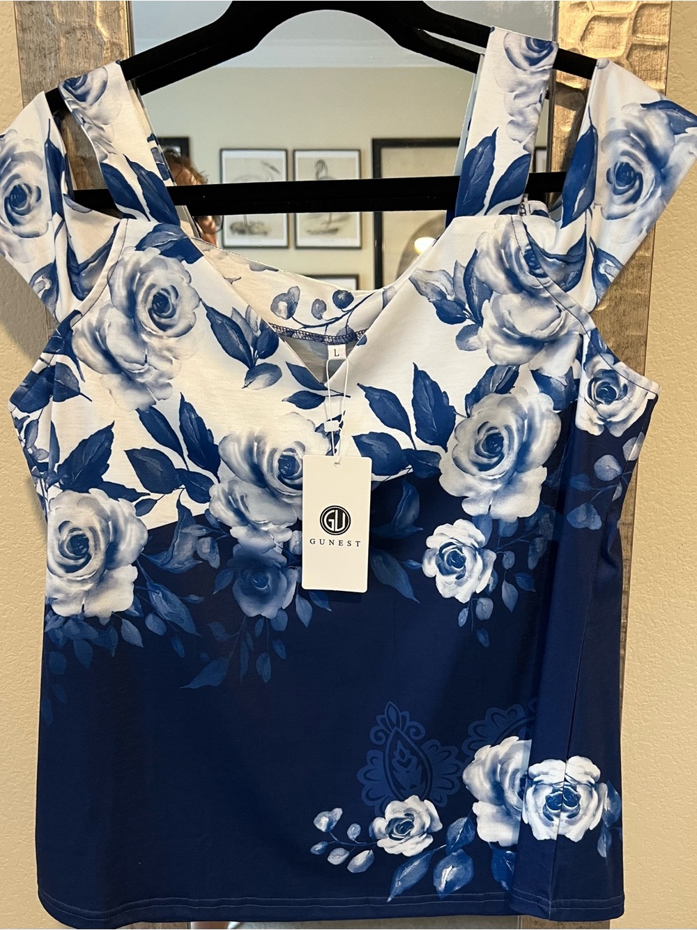 NEST Fragrances White and Blue Floral Sleeveless Tank Top